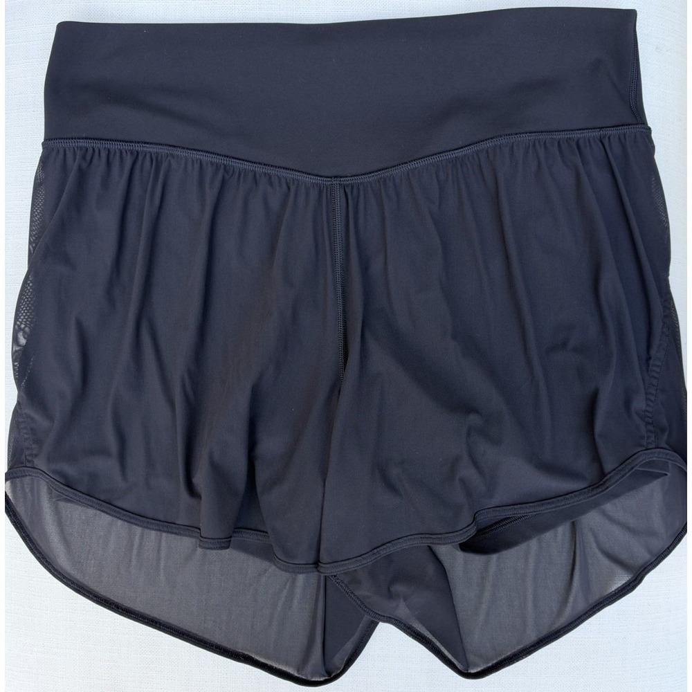 Lululemon Nulu and Mesh High-Rise Yoga Short 3.5" Black Size 14 Lined Active